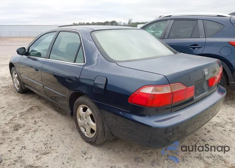 2000 Honda Accord 2.3 Ex z USA, uszkodzony, nr VIN 1HGCG5652YA113786